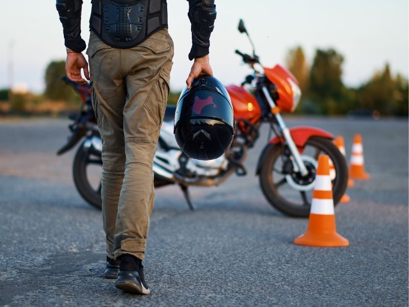 ecco tutte le informazioni sull'abbiaglaiemnto esame moto